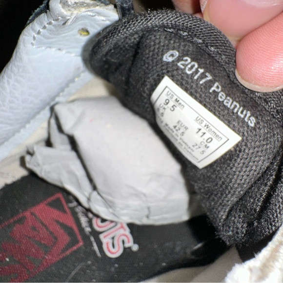 Vans X Peanuts Limited Edition Men’s Shoes - Picture 7 of 8